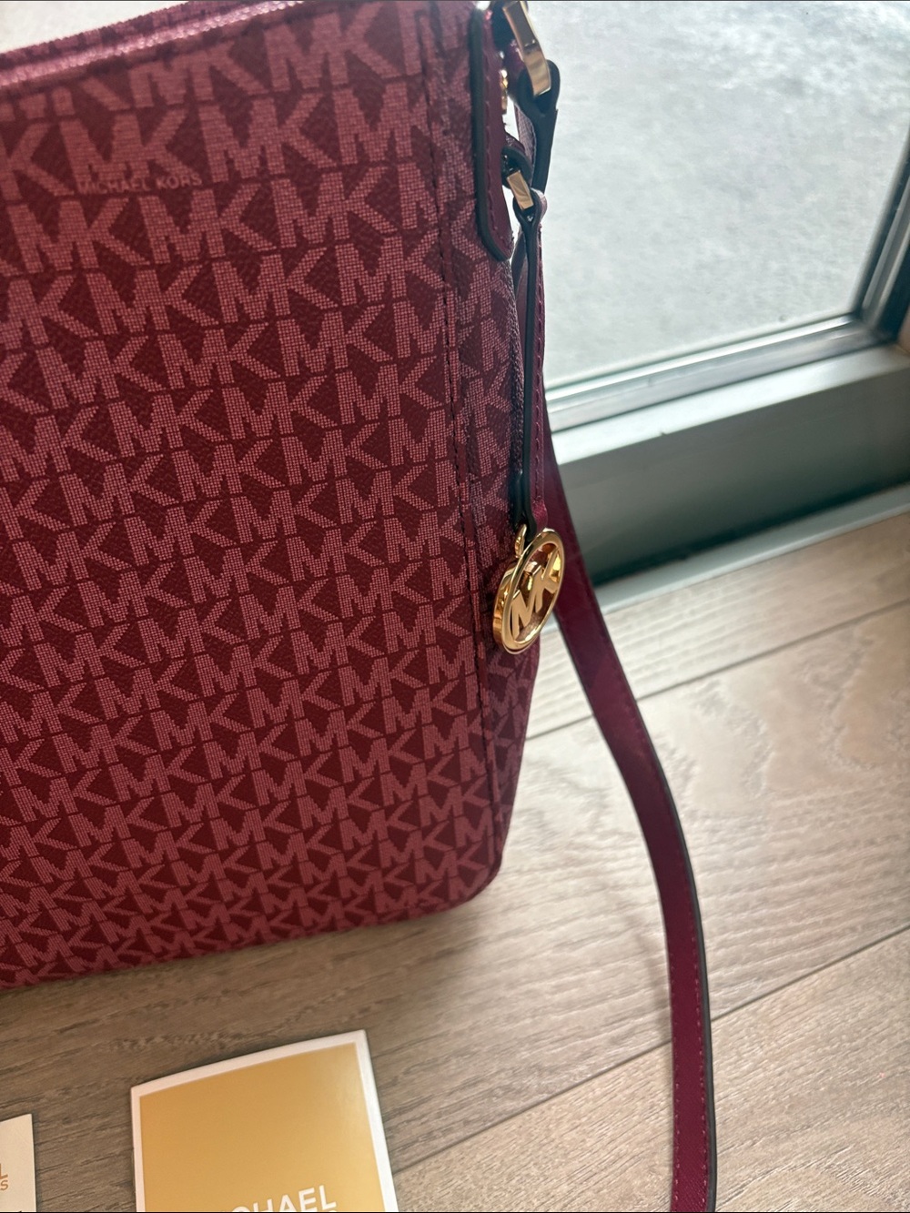 Michael Kors mulberry MK Signature Crossbody Bag with Gold Hardware - Picture 5 of 9